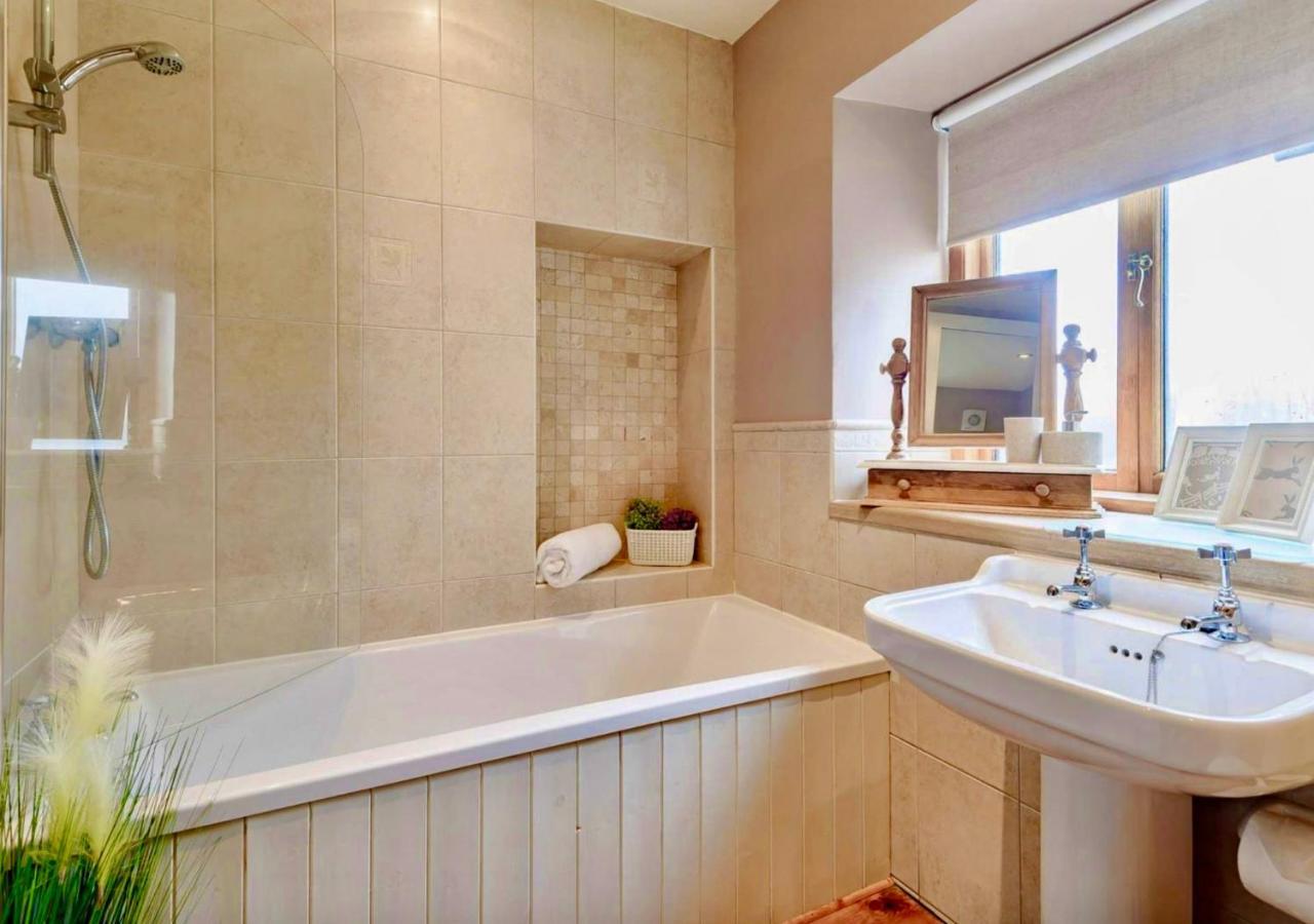 Red Lion House Villa Hartington Ngoại thất bức ảnh